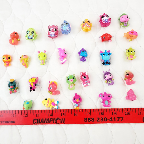 Hatchimals Lot Of 24 Assorted Colorful Mini Figures Sparkle Glitter Wings Moose - Picture 8 of 9